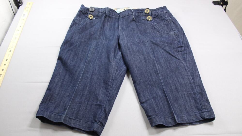 Zanadi Bermuda Shorts Womens Size 15 Blue Denim Stretch Sailor Button Accents